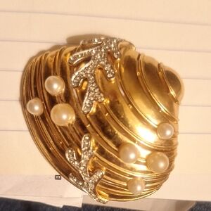 Trifari Crown Seashell Clam Shell Under The Sea Pin Brooch